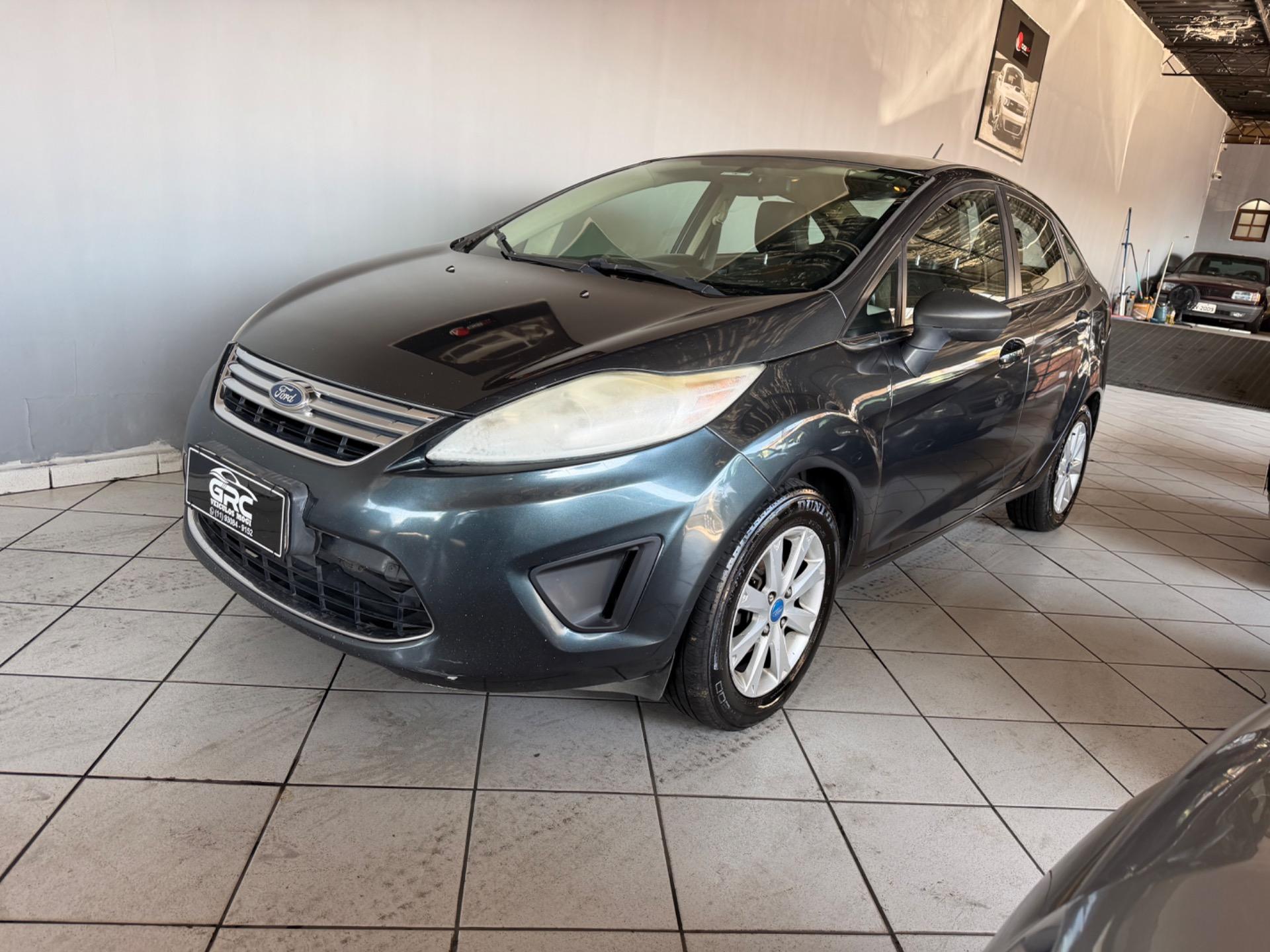 FORD Fiesta Sedan