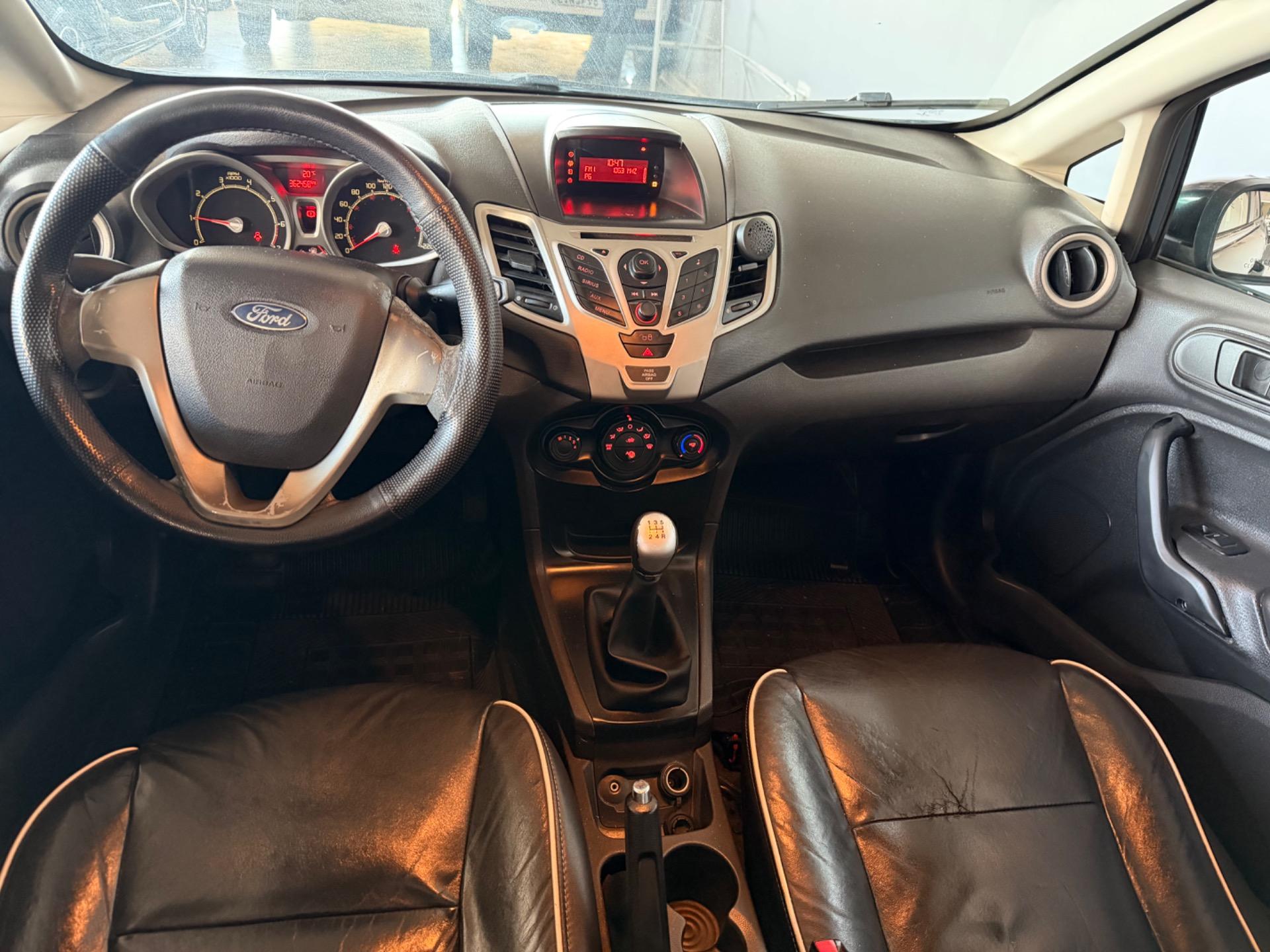 FORD Fiesta Sedan - Foto