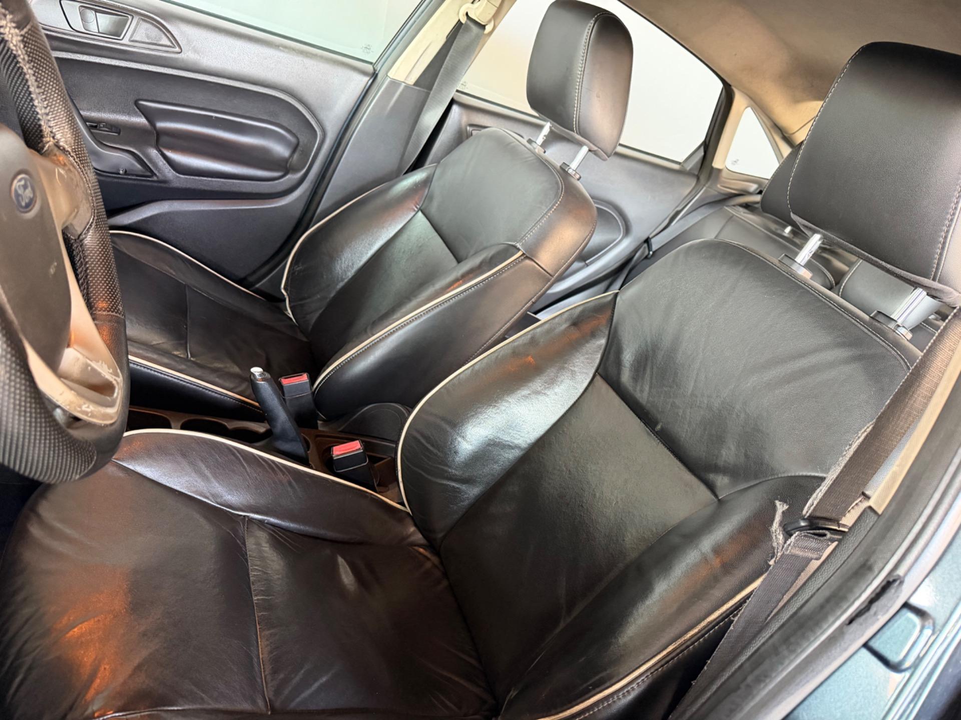 FORD Fiesta Sedan - Foto