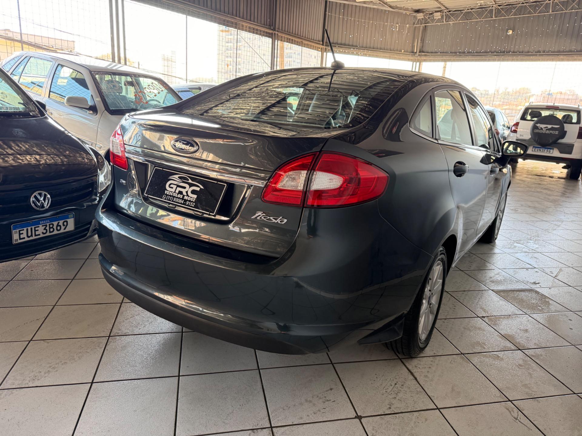 FORD Fiesta Sedan - Foto