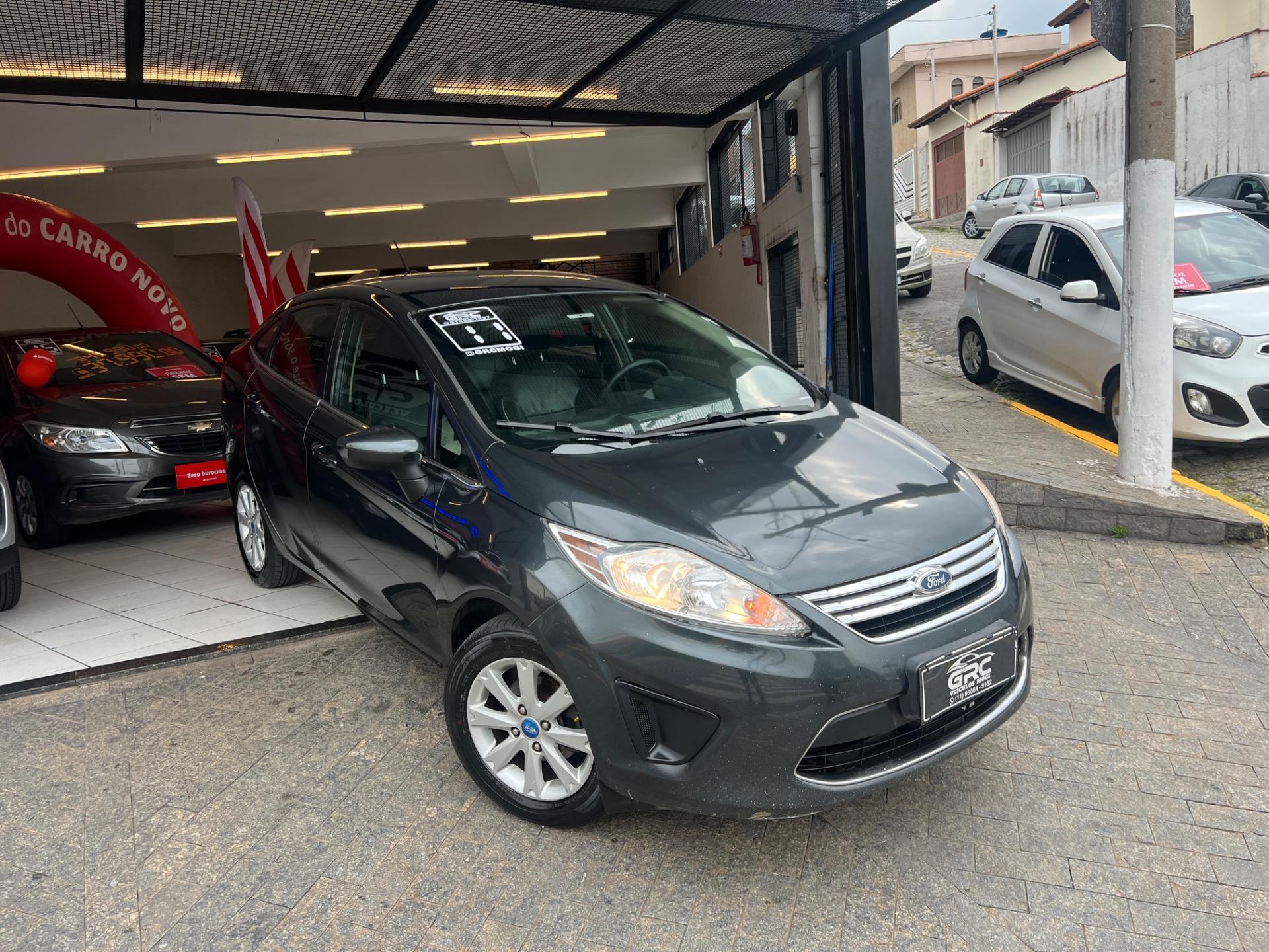 FORD Fiesta Sedan