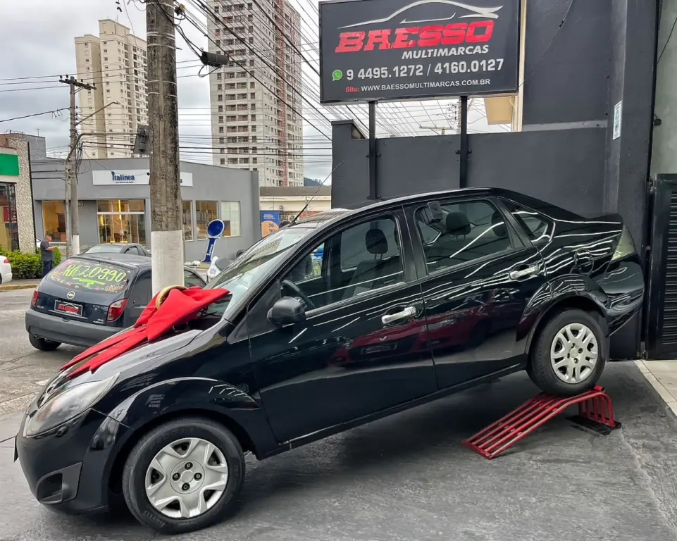 FORD Fiesta Sedan - Foto