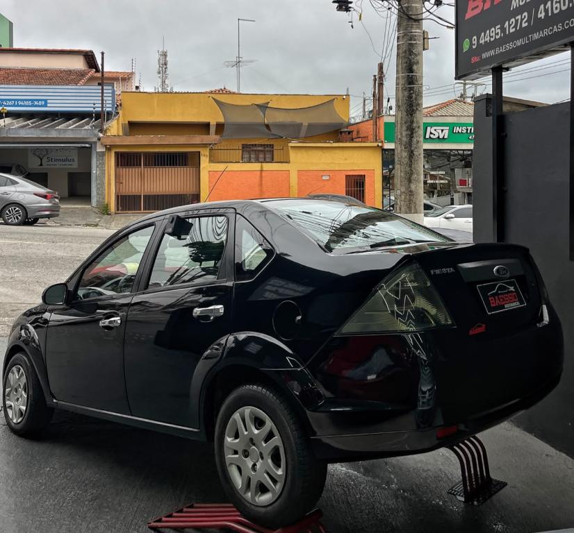FORD Fiesta Sedan - Foto
