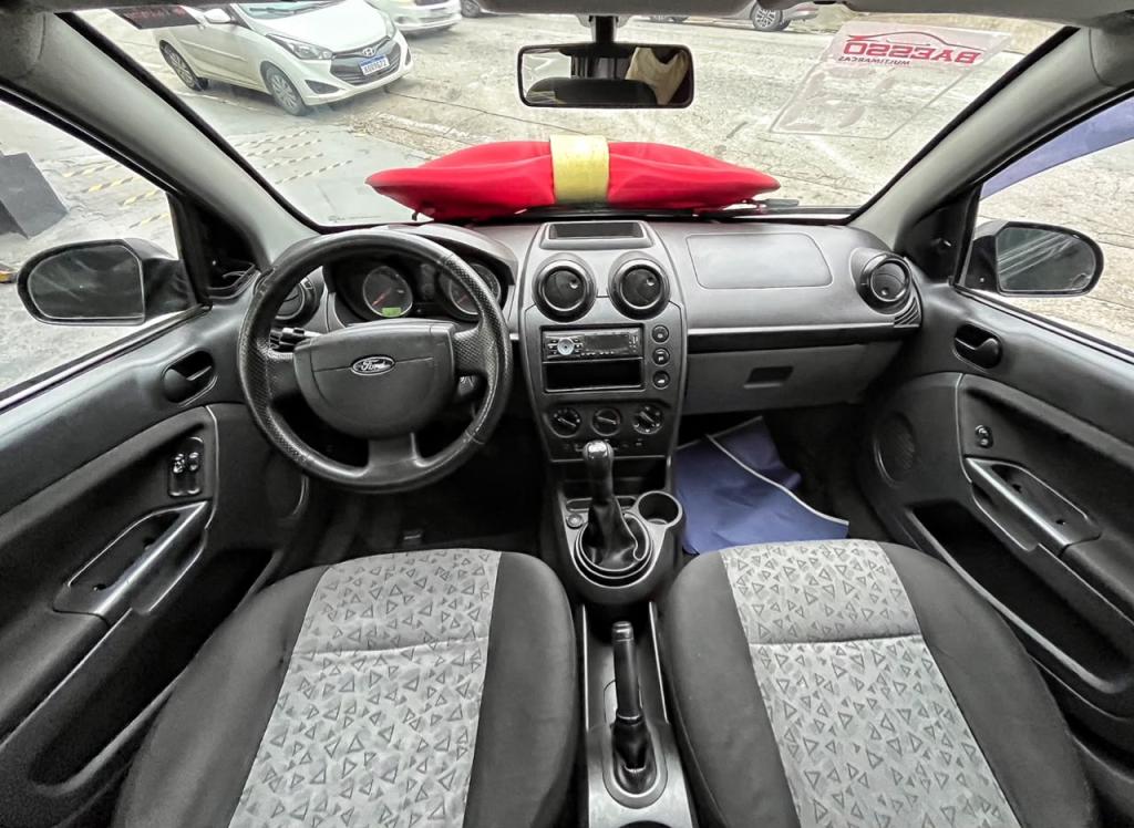 FORD Fiesta Sedan - Foto