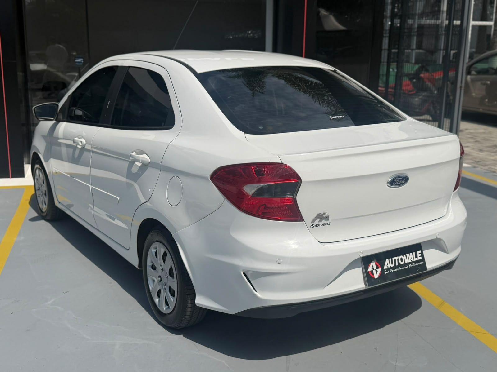 FORD Fiesta Sedan - Foto