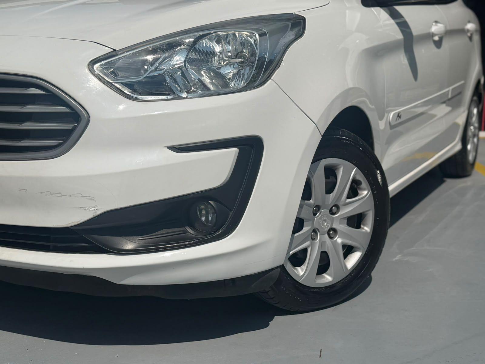 FORD Fiesta Sedan - Foto