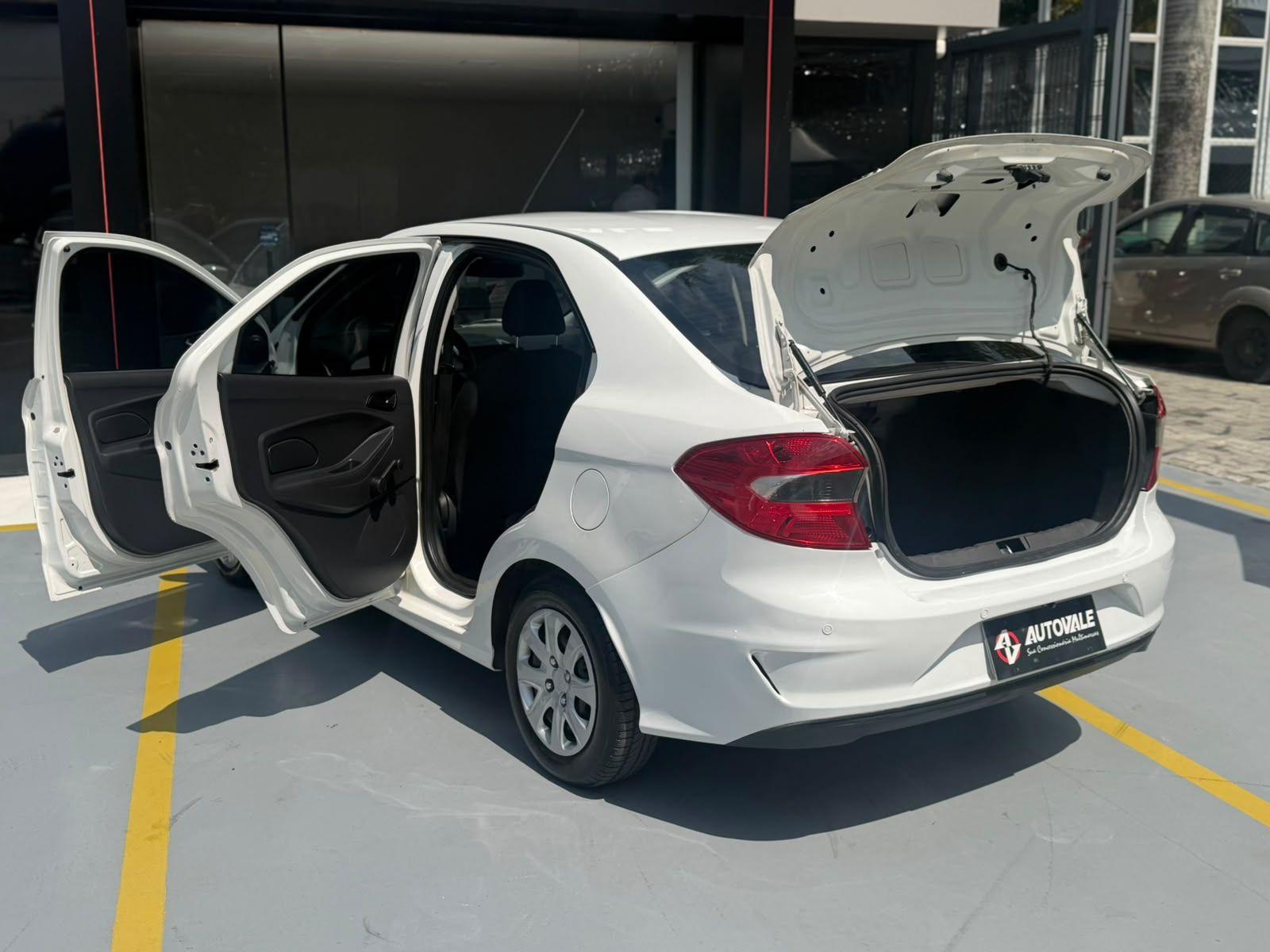 FORD Fiesta Sedan - Foto