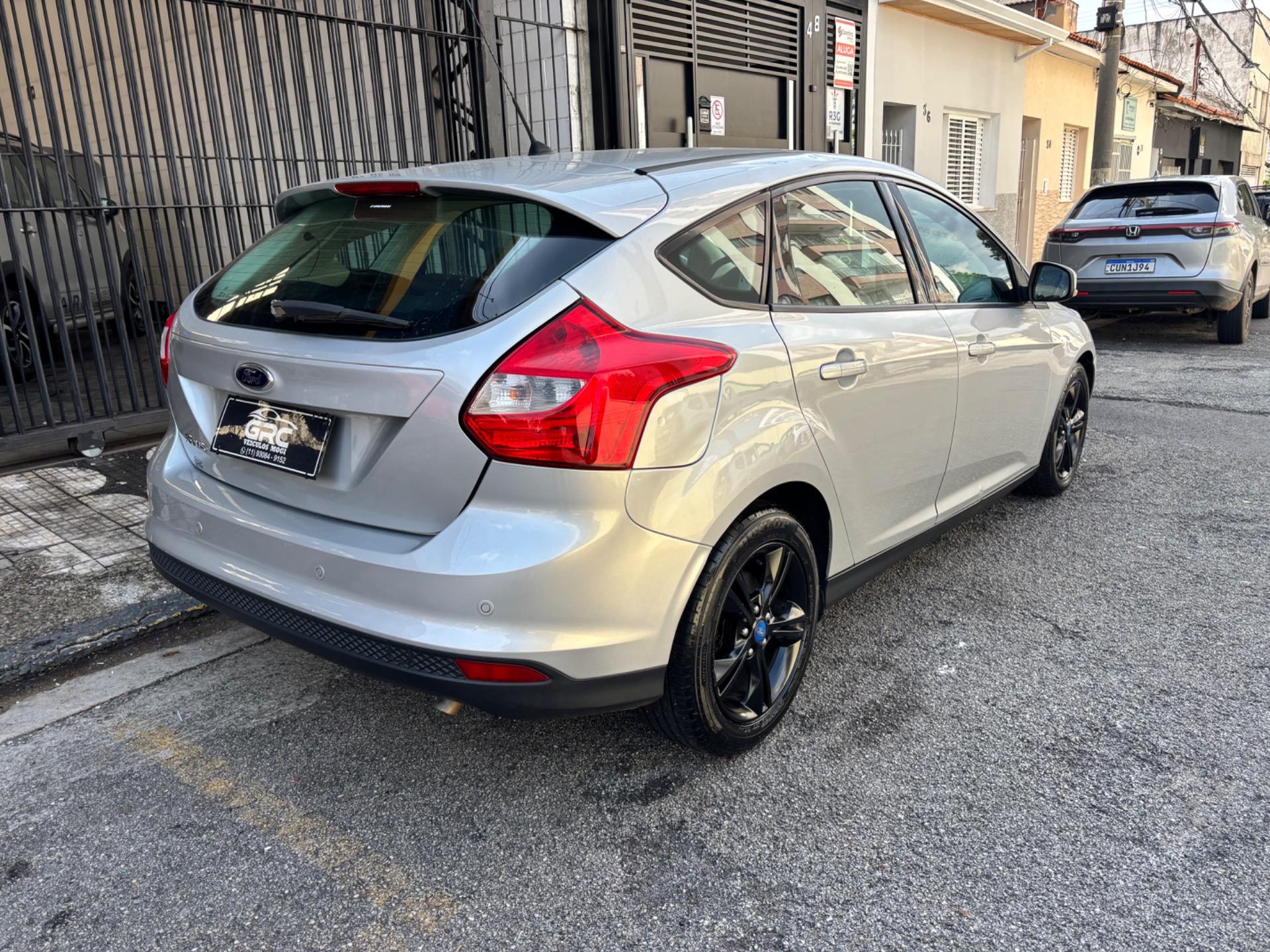 FORD Focus Hatch - Foto
