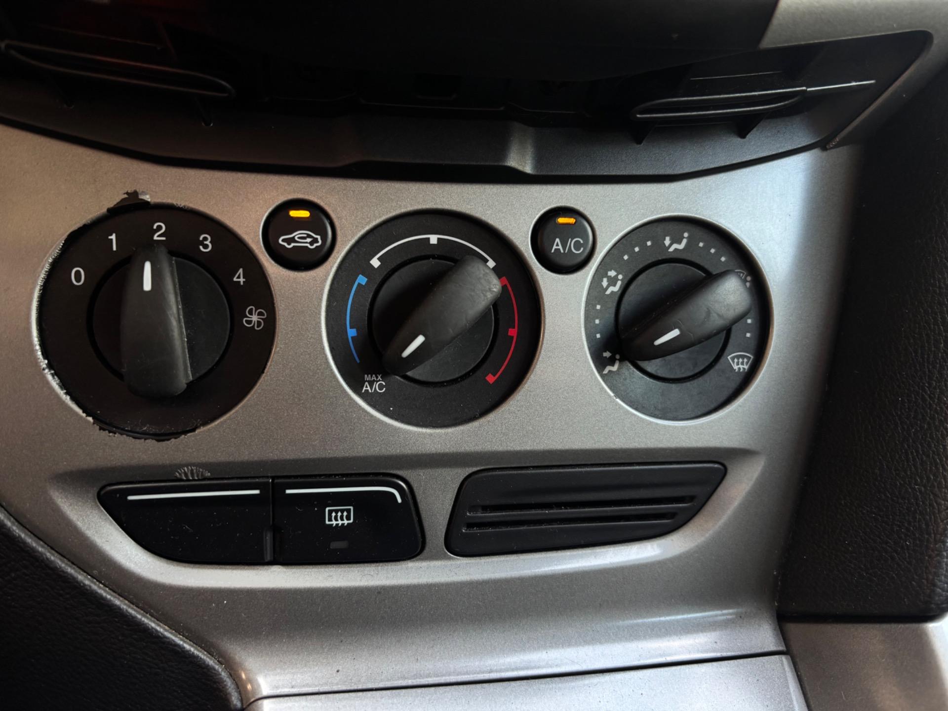 FORD Focus Hatch - Foto