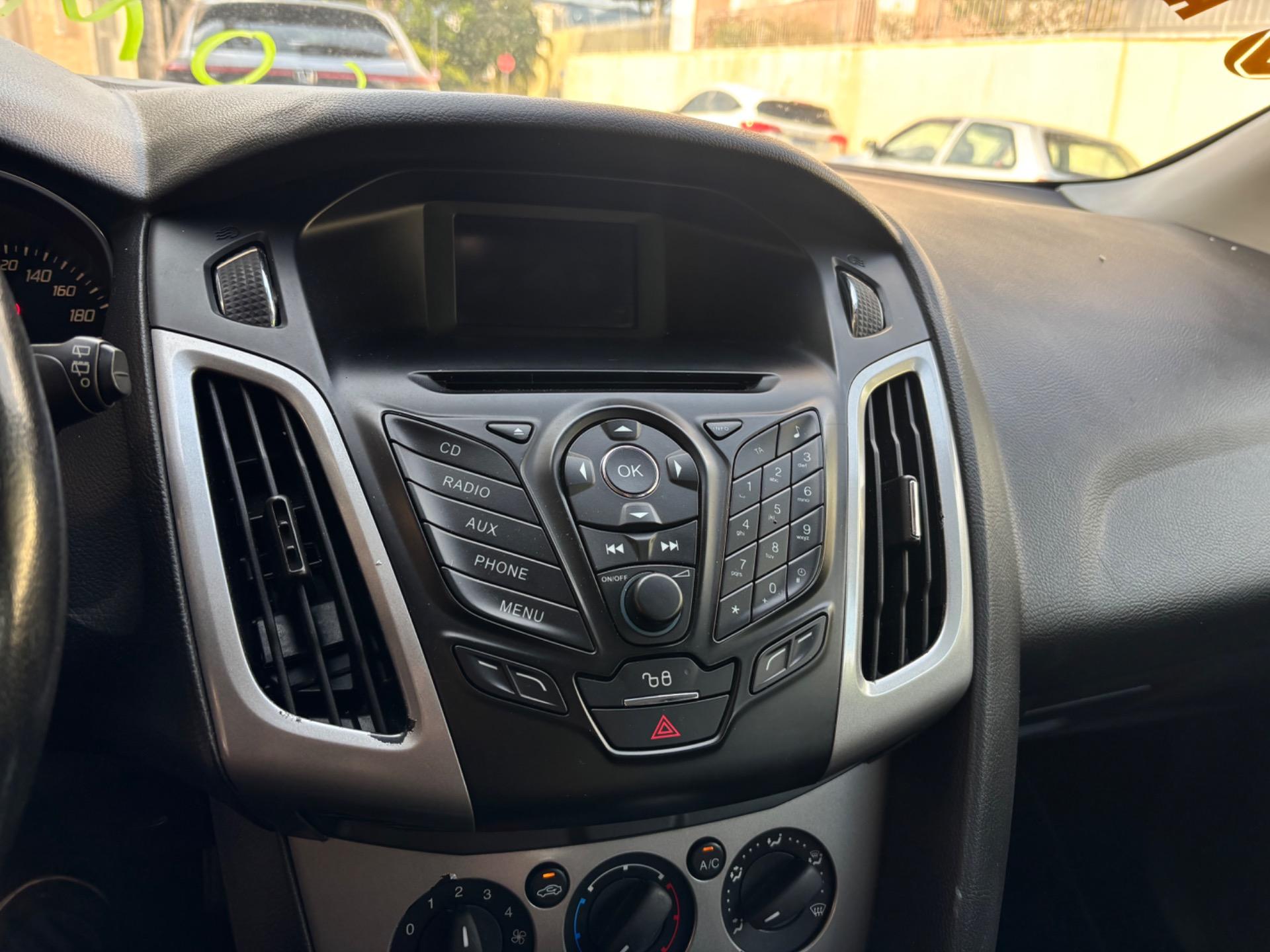 FORD Focus Hatch - Foto