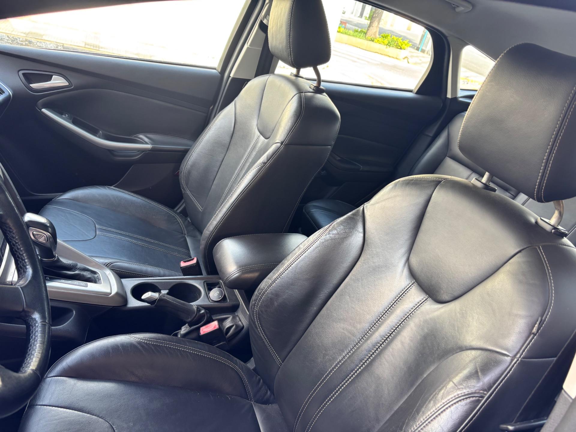 FORD Focus Hatch - Foto