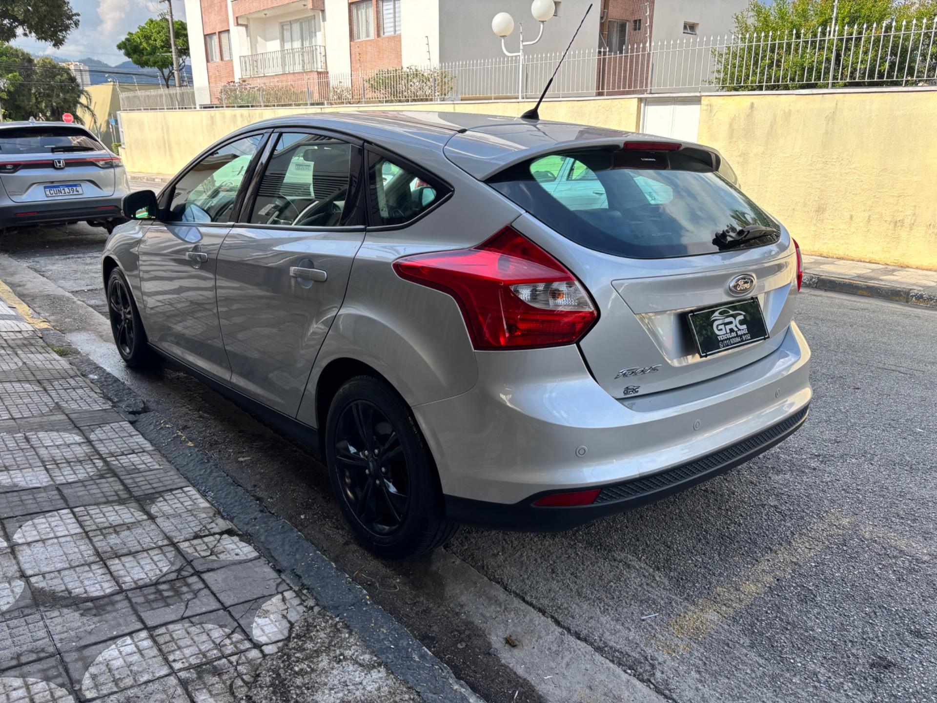 FORD Focus Hatch - Foto