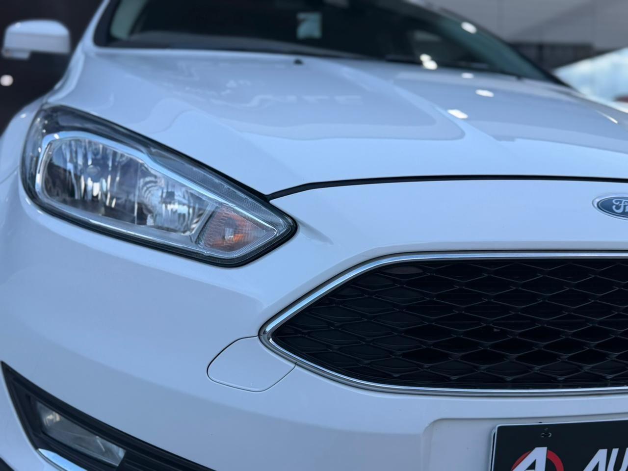 FORD Focus Hatch - Foto