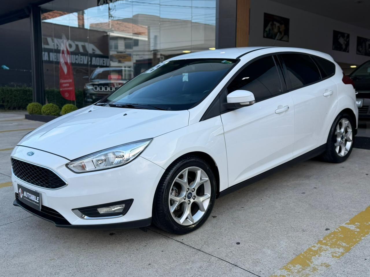 FORD Focus Hatch - Foto