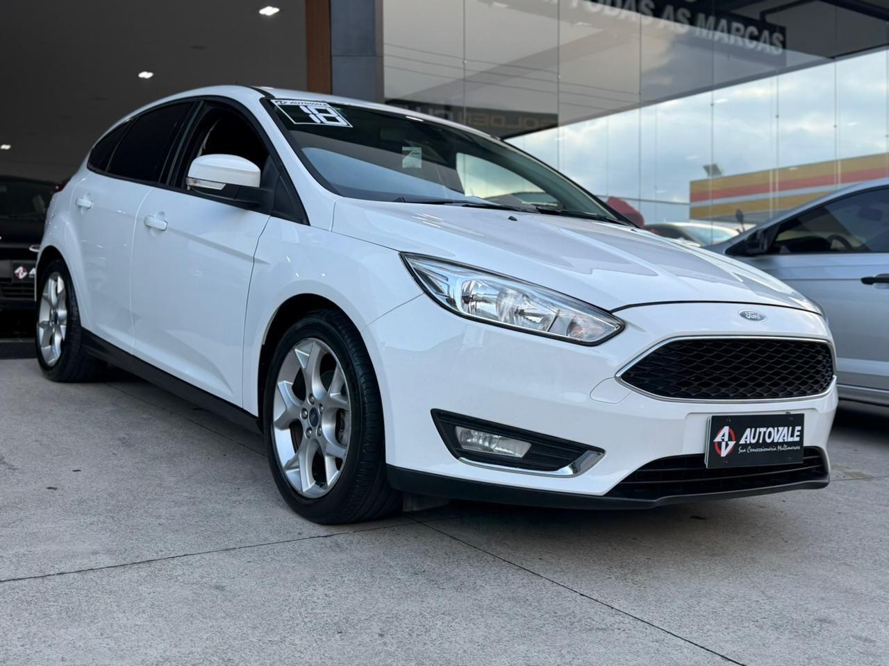 FORD Focus Hatch - Foto