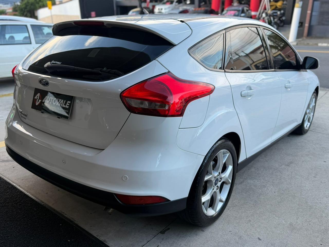 FORD Focus Hatch - Foto