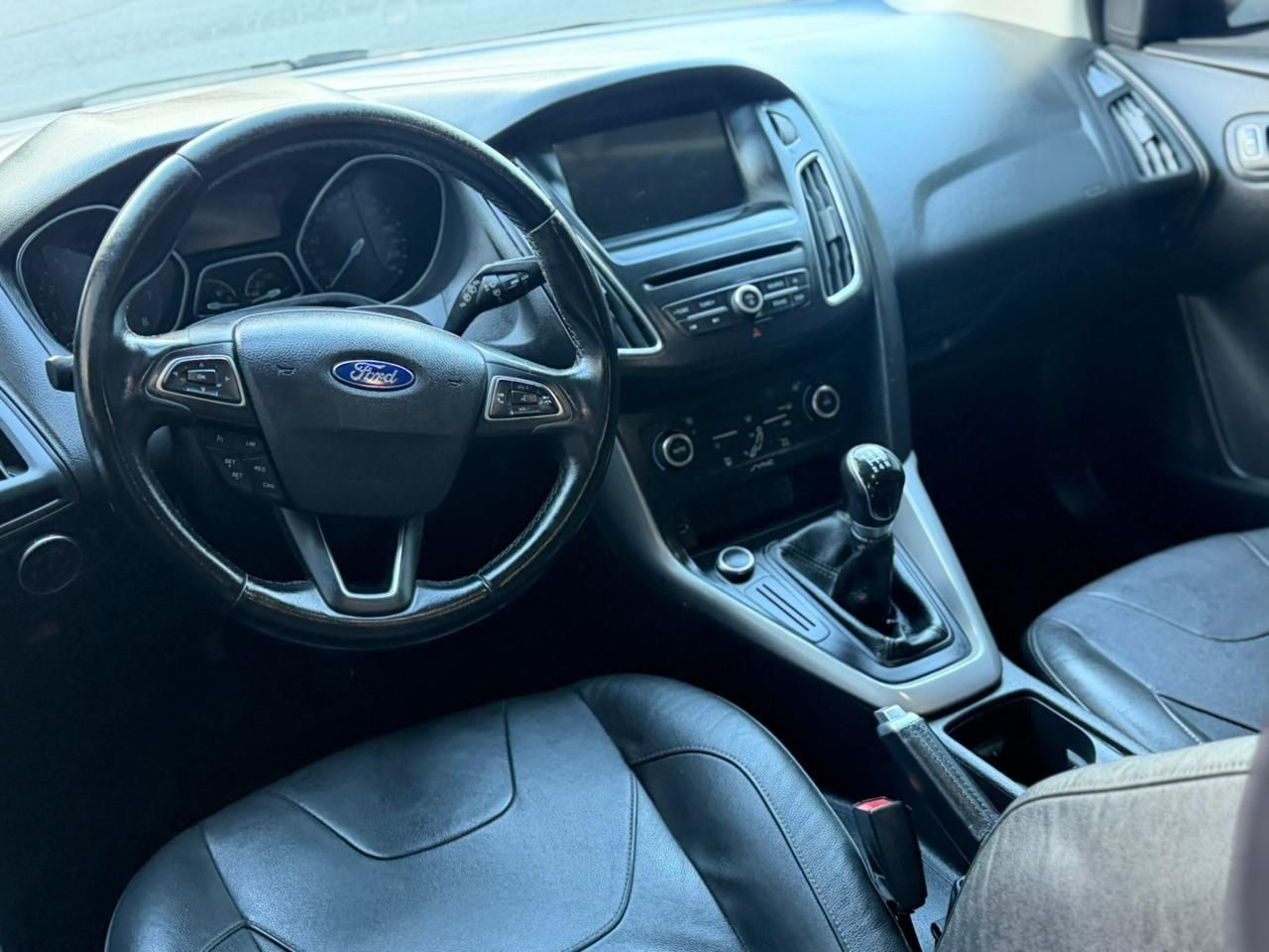 FORD Focus Hatch - Foto