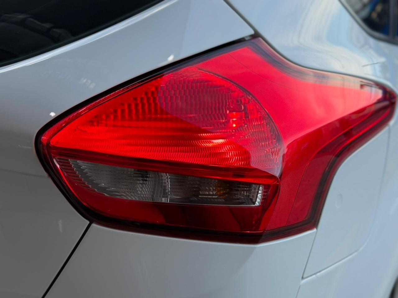 FORD Focus Hatch - Foto