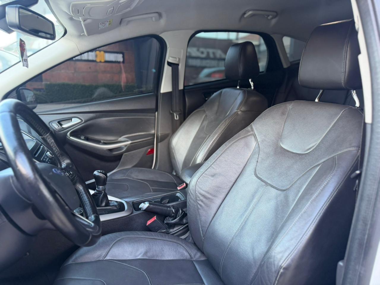 FORD Focus Hatch - Foto