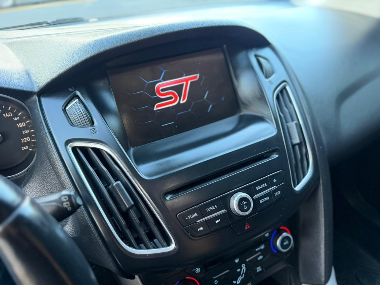 FORD Focus Hatch - Foto