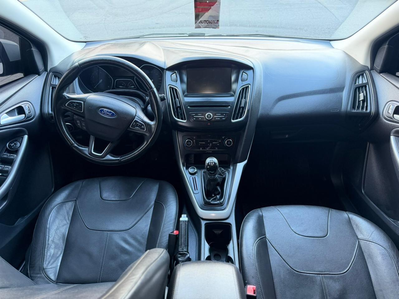 FORD Focus Hatch - Foto