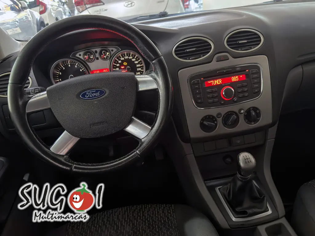 FORD Focus Hatch - Foto