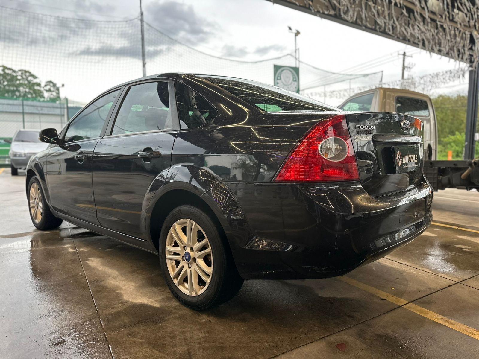 FORD Focus Sedan - Foto