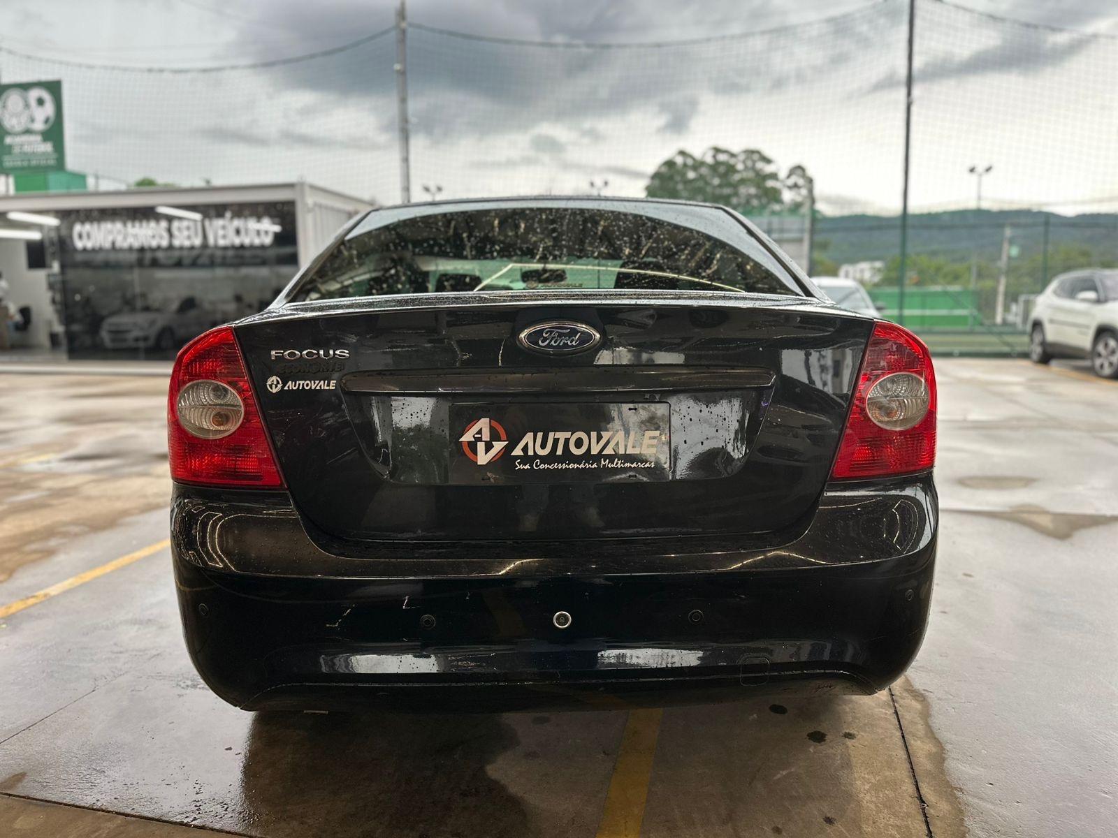 FORD Focus Sedan - Foto
