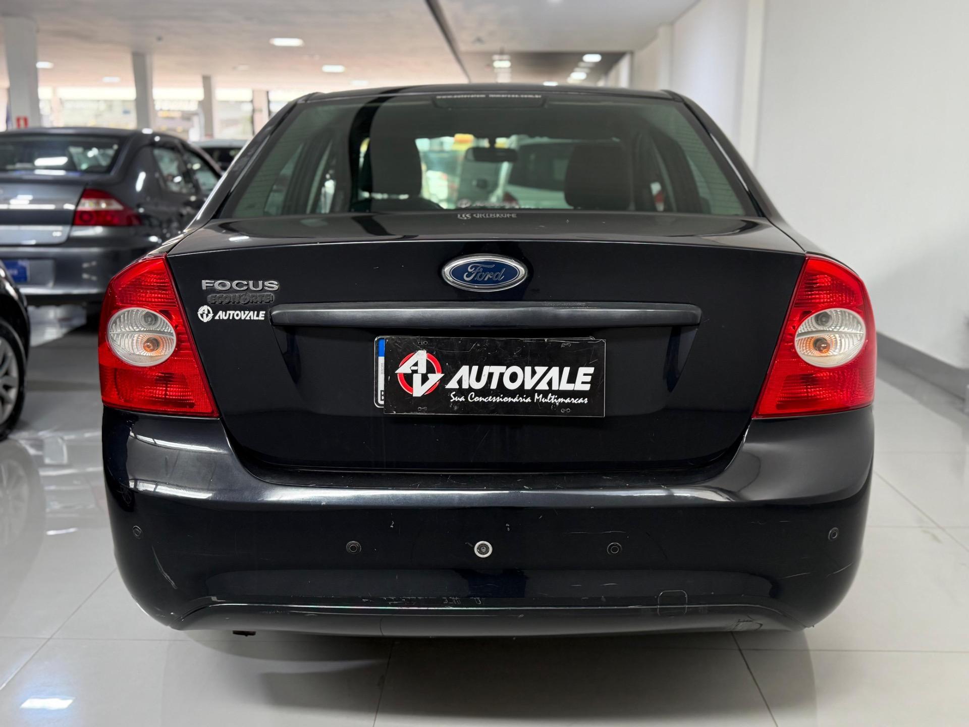 FORD Focus Sedan - Foto