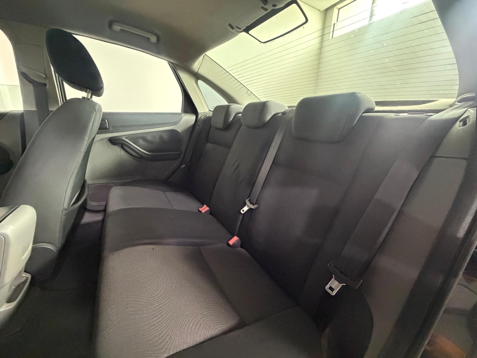 FORD Focus Sedan - Foto