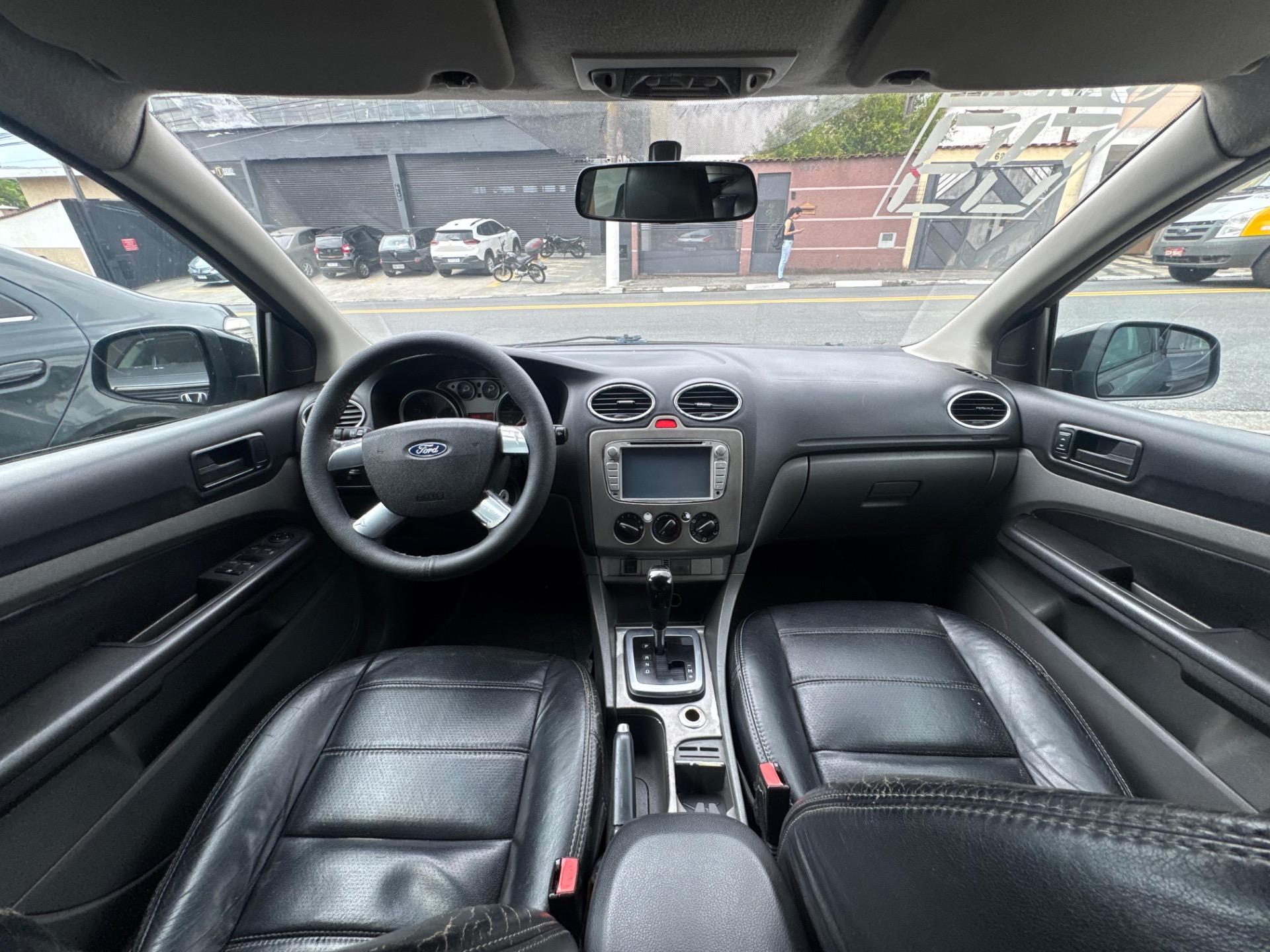 FORD Focus Sedan - Foto