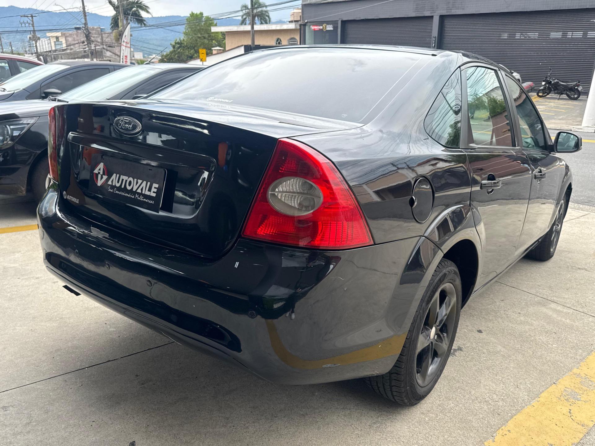 FORD Focus Sedan - Foto