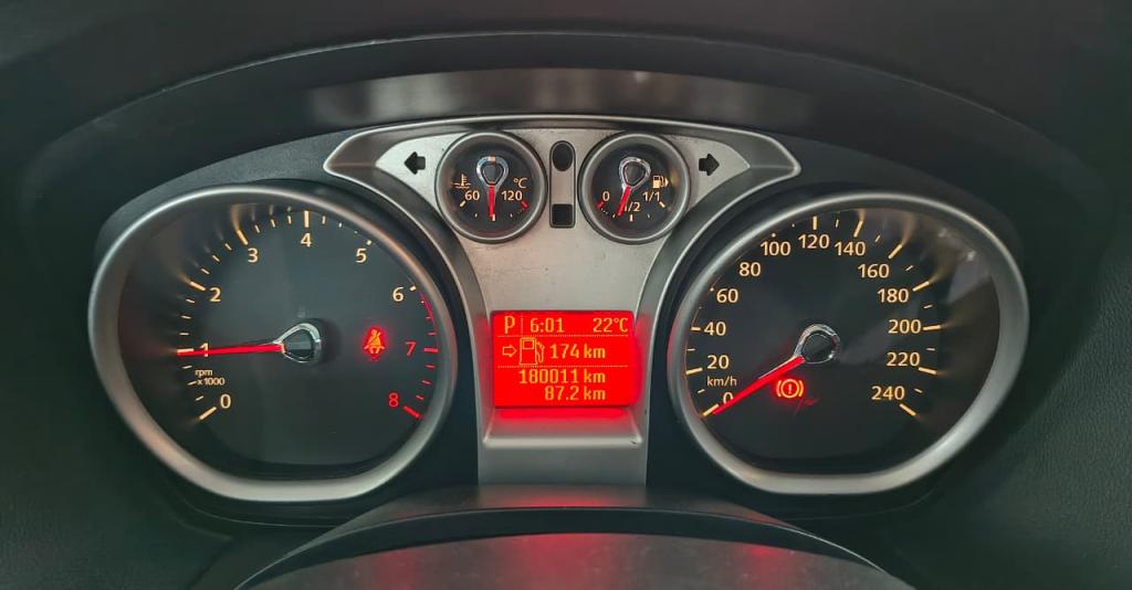FORD Focus Sedan - Foto