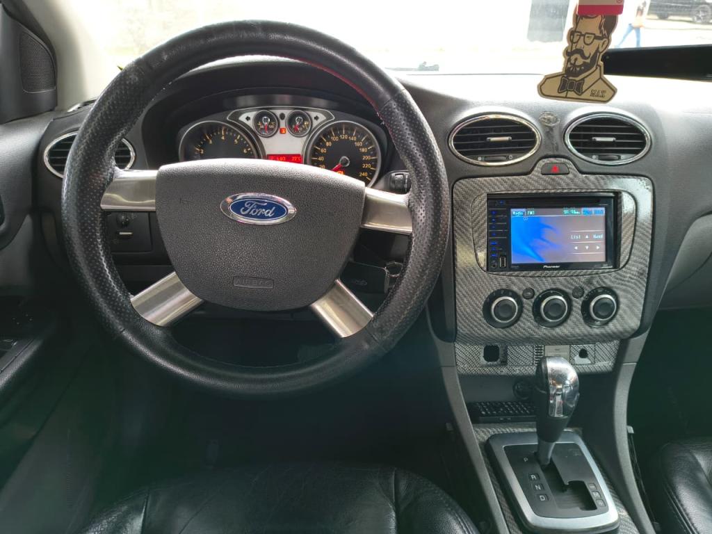 FORD Focus Sedan - Foto