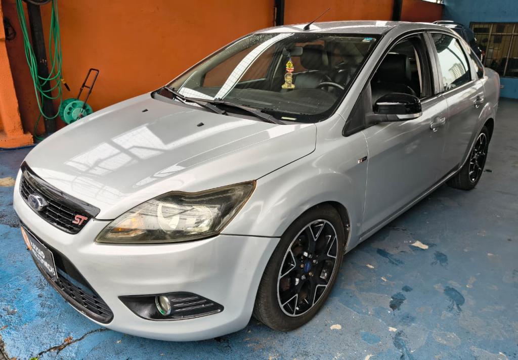 FORD Focus Sedan - Foto