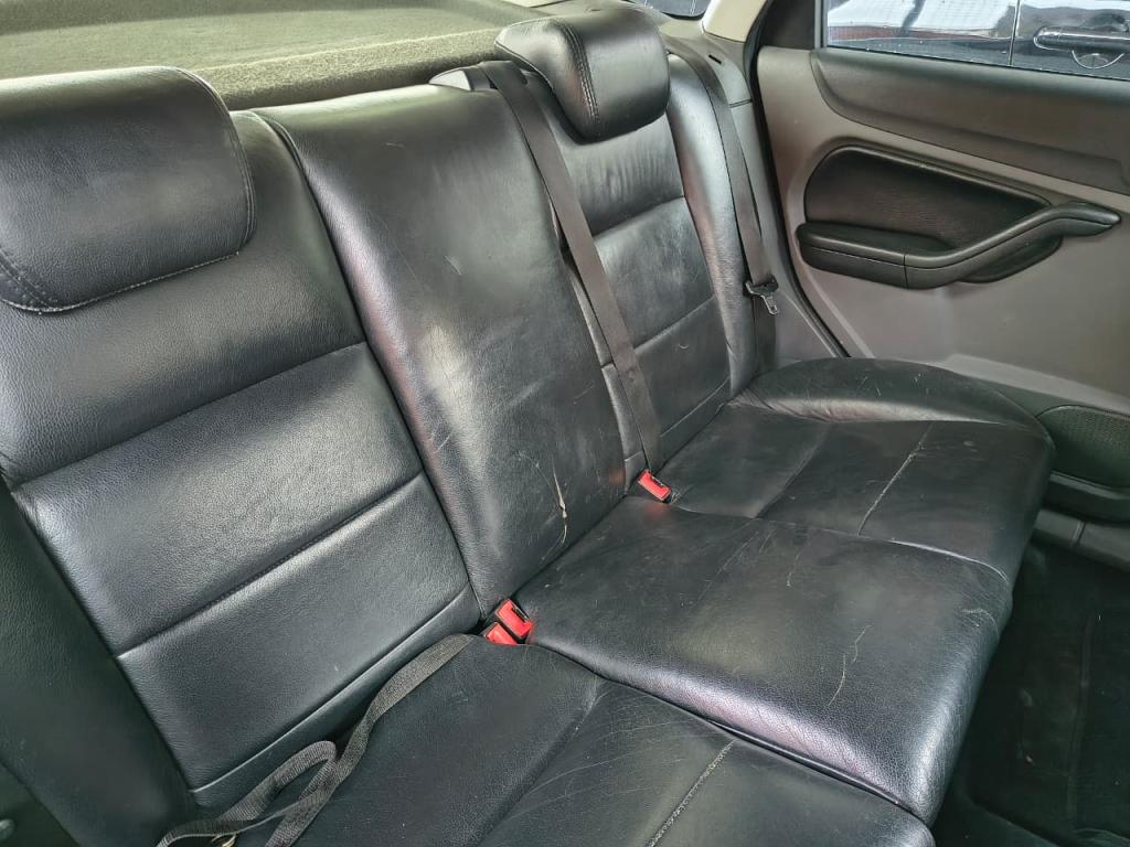 FORD Focus Sedan - Foto