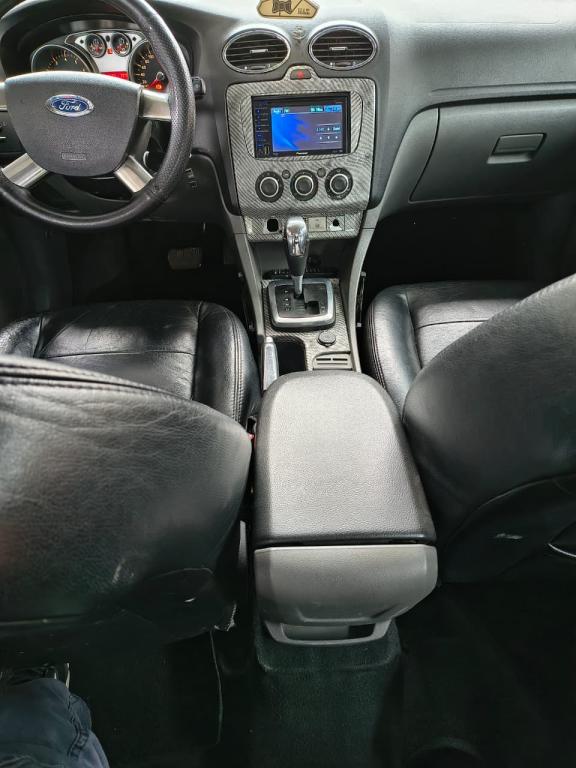 FORD Focus Sedan - Foto