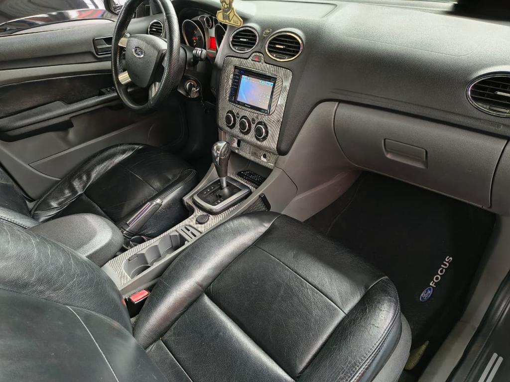 FORD Focus Sedan - Foto