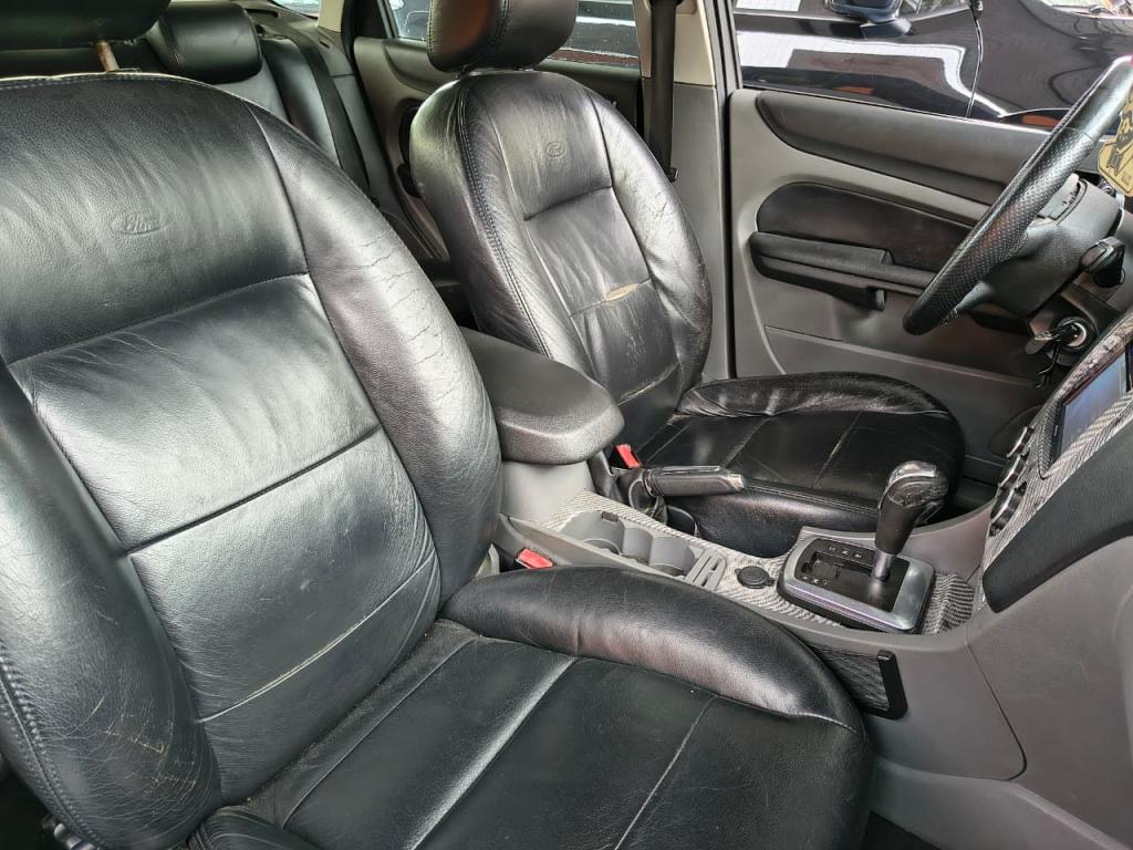 FORD Focus Sedan - Foto