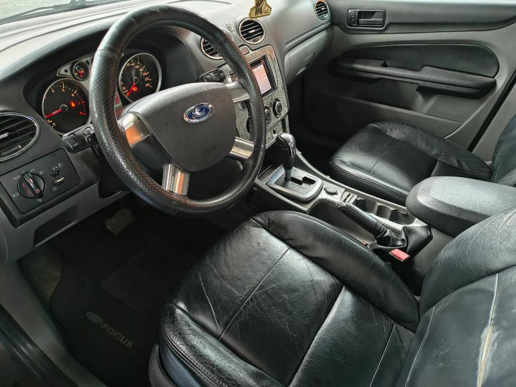 FORD Focus Sedan - Foto