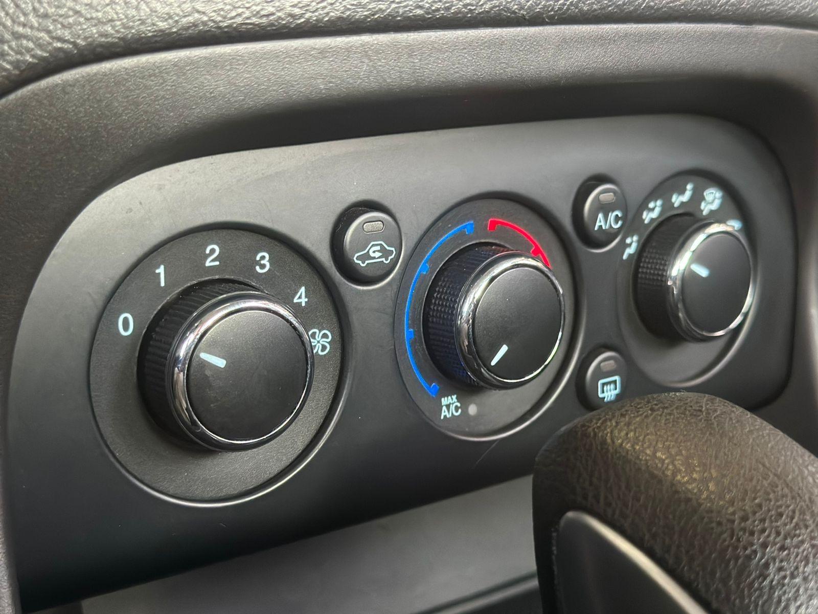 FORD Ka + Sedan - Foto