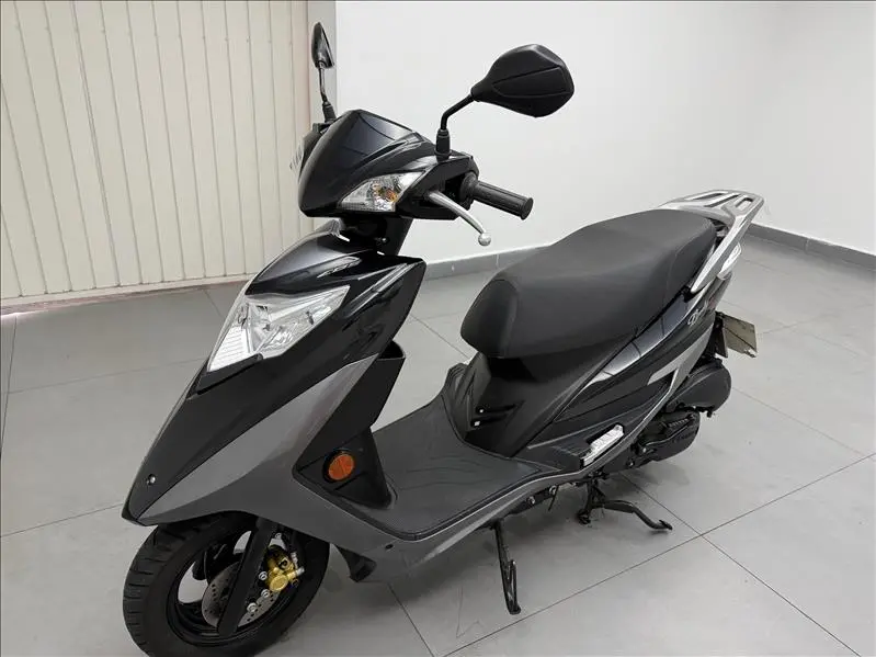 HAOJUE Lindy 125 - Foto