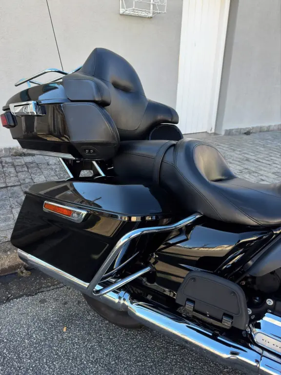 HARLEY DAVIDSON Electra Glide Ultra Limited - Foto