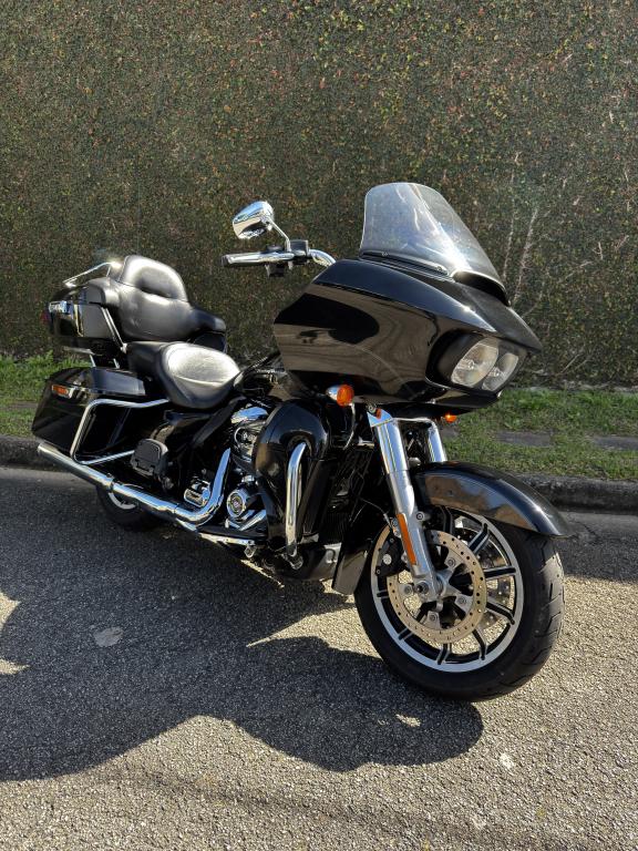 HARLEY DAVIDSON Road Glide Ultra