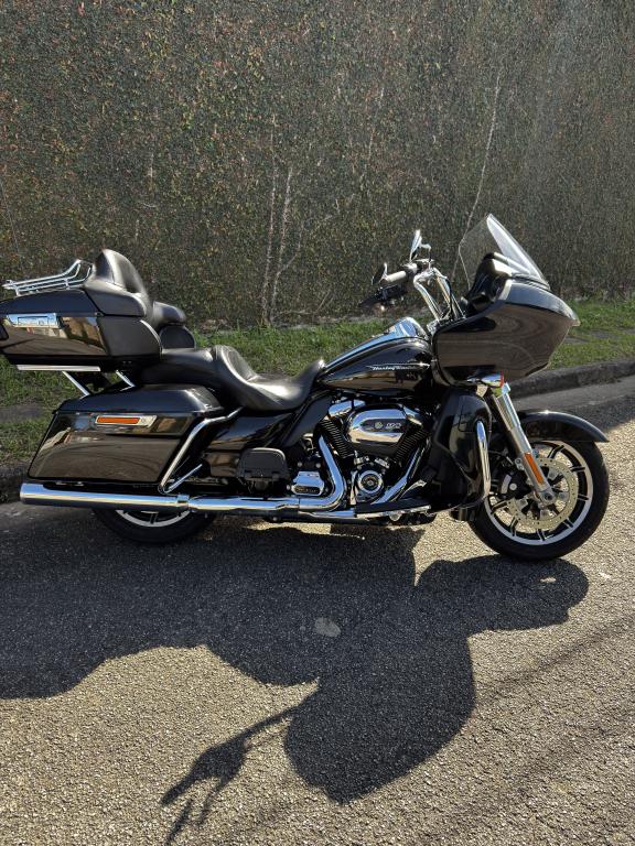 HARLEY DAVIDSON Road Glide Ultra - Foto