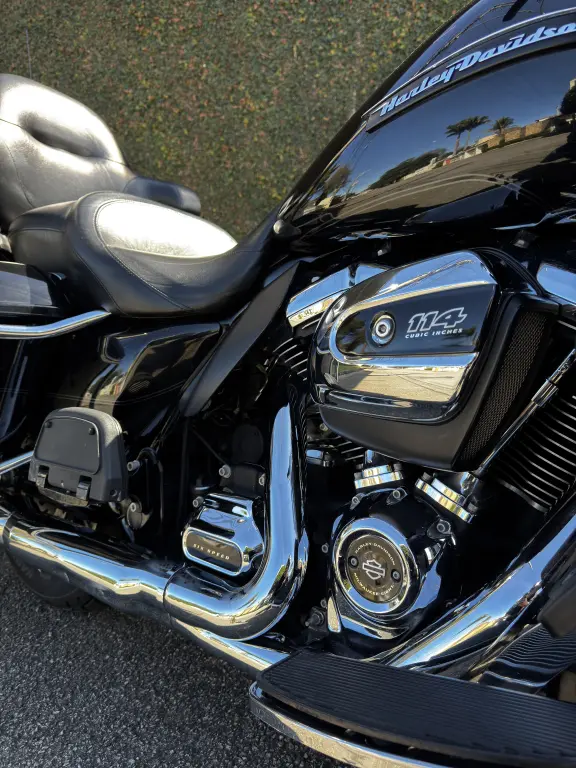 HARLEY DAVIDSON Road Glide Ultra - Foto