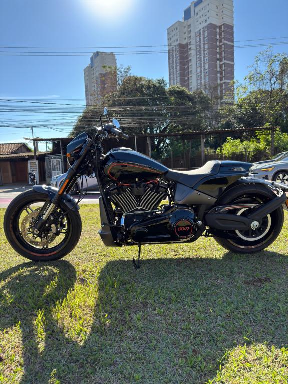 HARLEY DAVIDSON Softail FXDR 114 - Foto