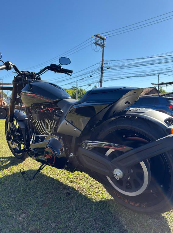 HARLEY DAVIDSON Softail FXDR 114 - Foto