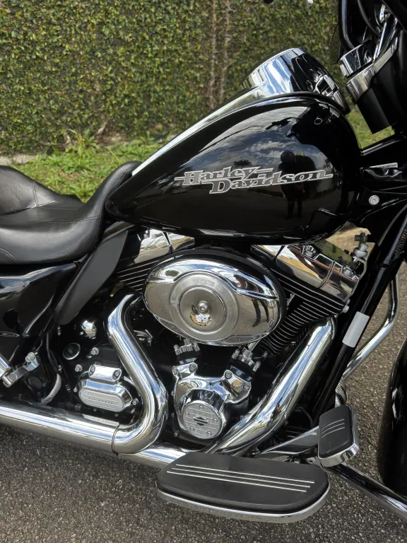 HARLEY DAVIDSON Street Glide FLHX - Foto