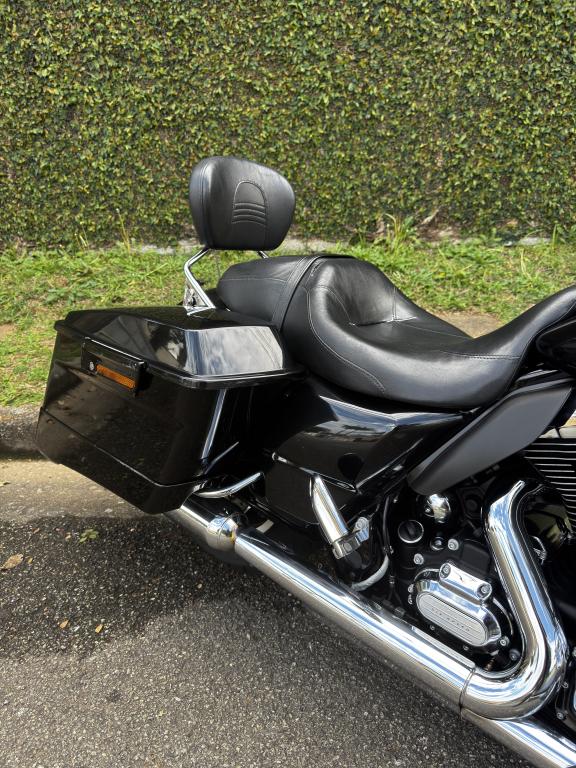 HARLEY DAVIDSON Street Glide FLHX - Foto